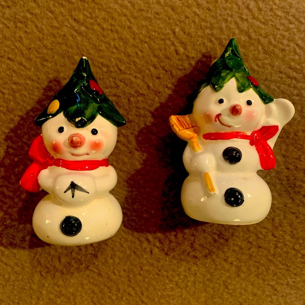 Vintage Japan Snowmen salt and pepper shakers